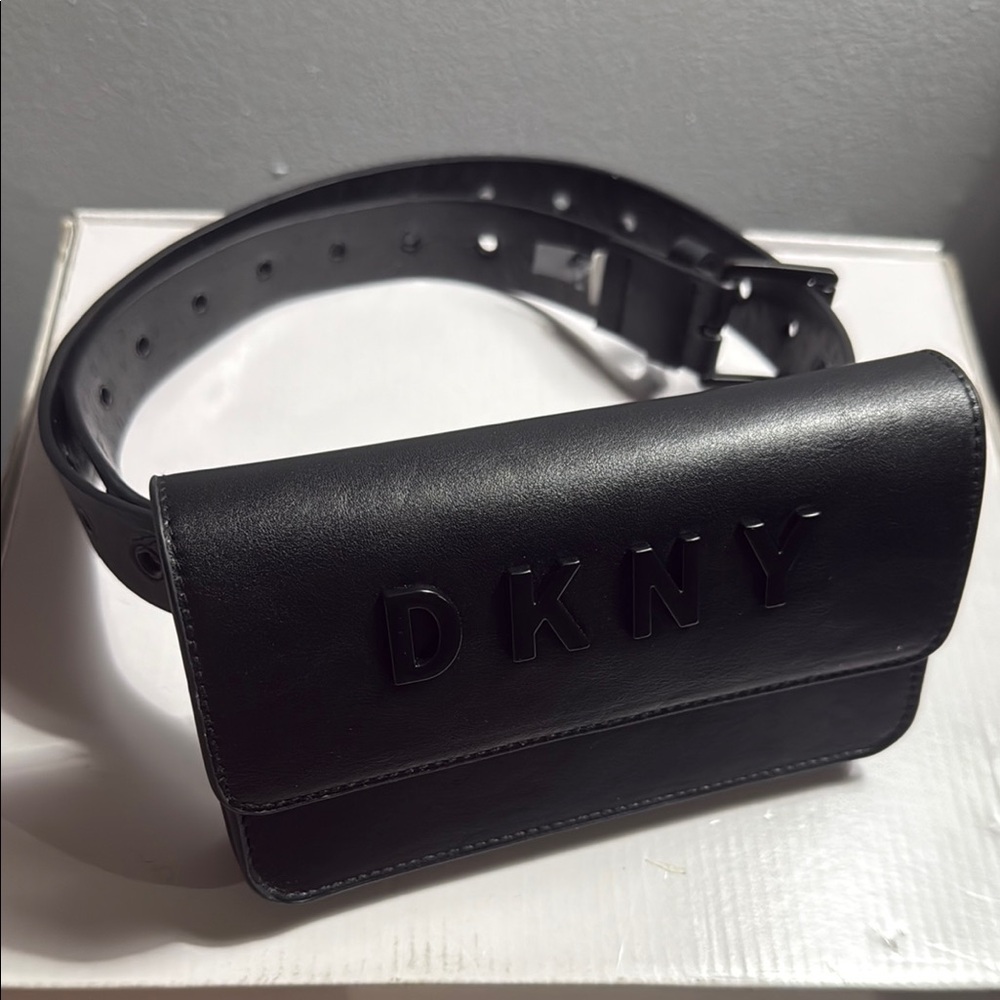 DKNY Black Leather Logo waist Wallet